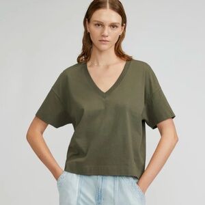 Small | Everlane ORGANIC COTTON SLOUCHY V-NECK